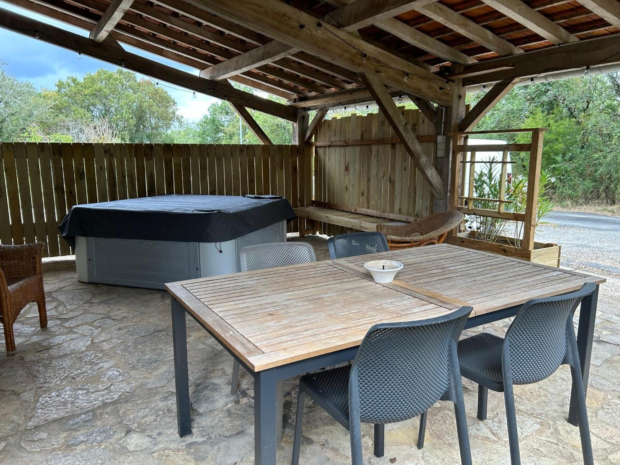 Le Domaine De La Claire Fontaine Gites -Chambres D'Hotes Montvalent Zewnętrze zdjęcie